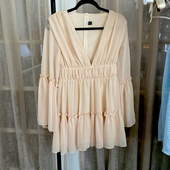 Tan flowy dress - Picture 1 of 3